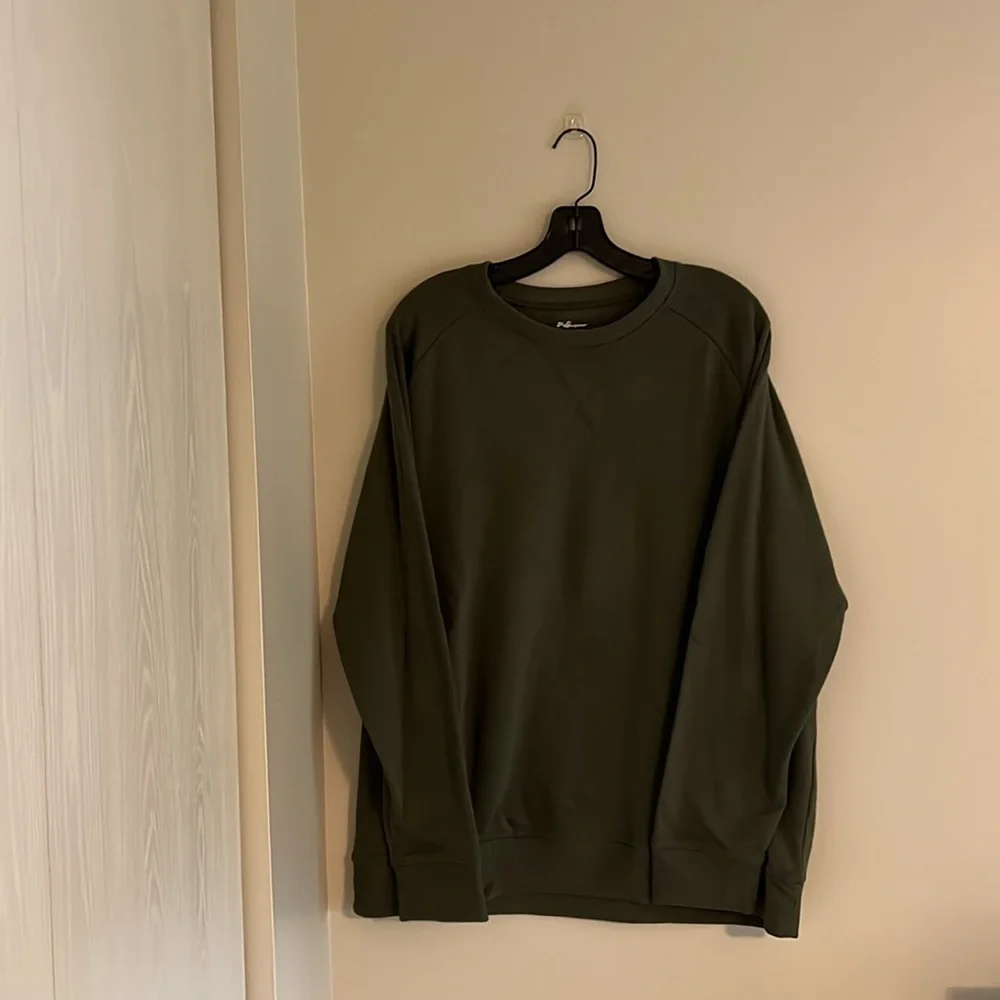 Men’s My Pillow Army Green Sweatshirt. Size: XL MSRP: $56 - Picture 2 of 7